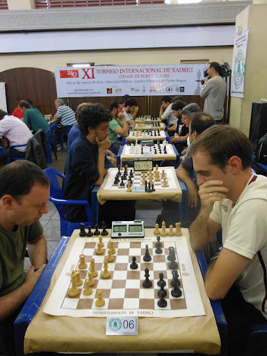 Mundial de xadrez: catarinense Kim Mariani enfrenta o 5º melhor do